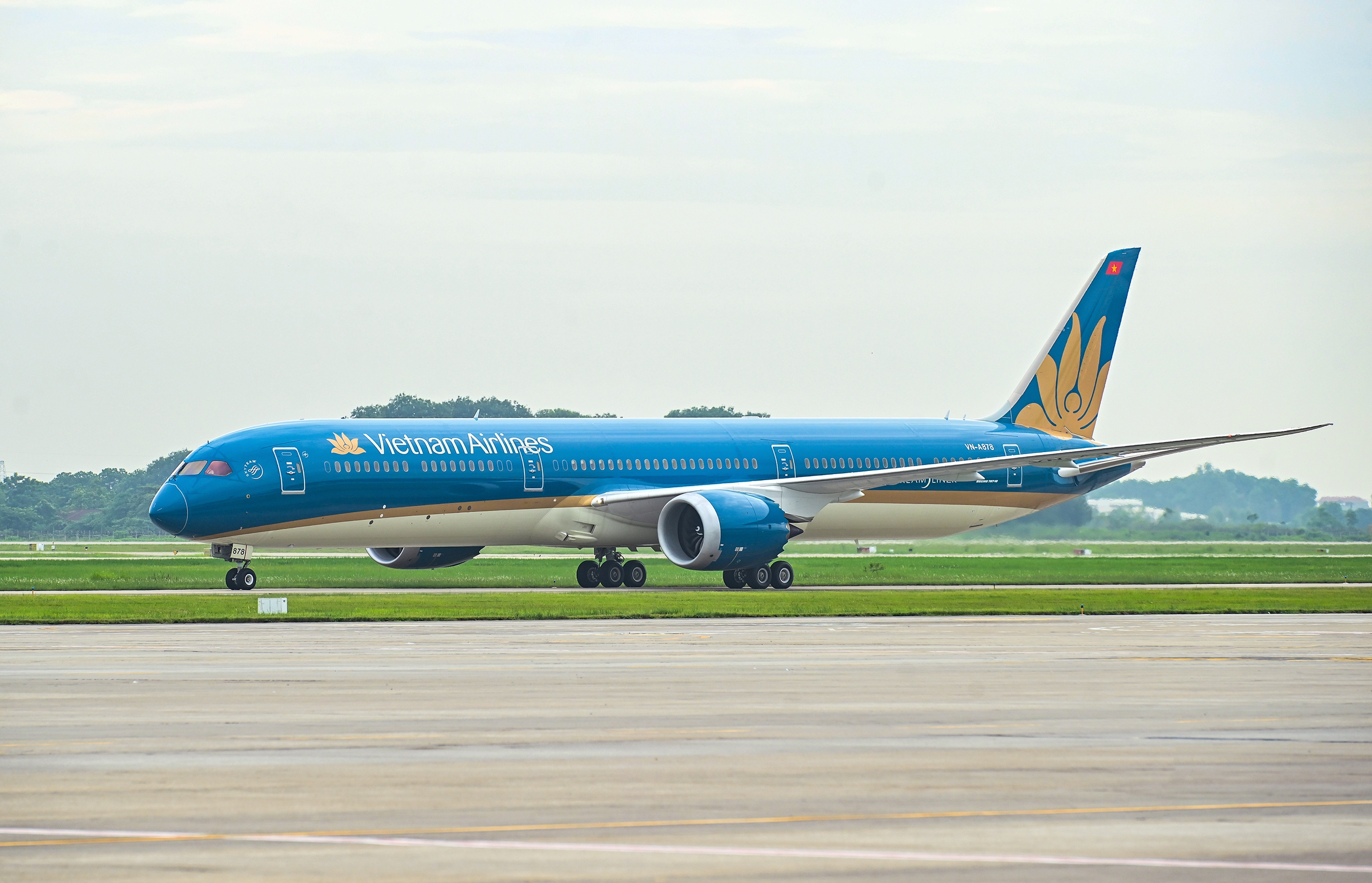 Vietnam Airlines "bắt tay"  - Ảnh 2.