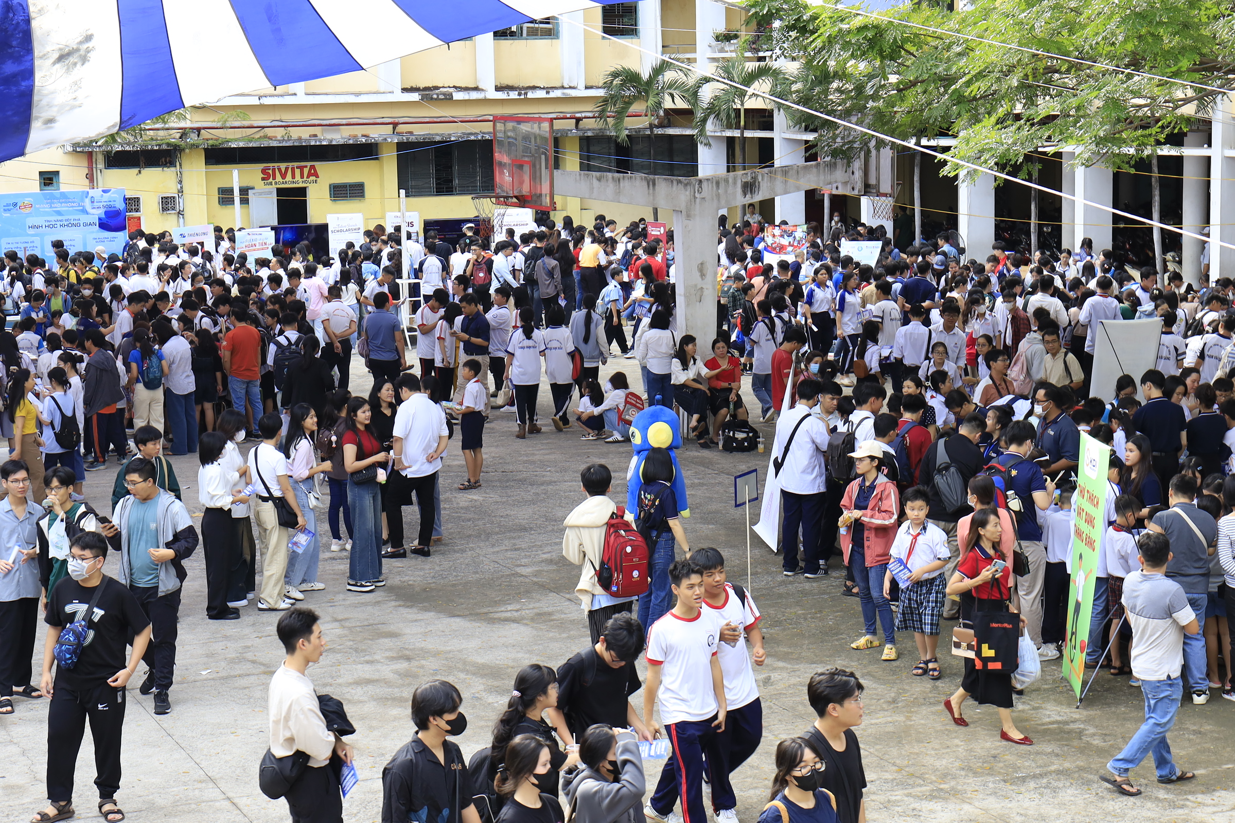 Hơn 5000 học sinh, sinh viên tham gia "Ngày hội Toán học mở TP.HCM"  - Ảnh 1.