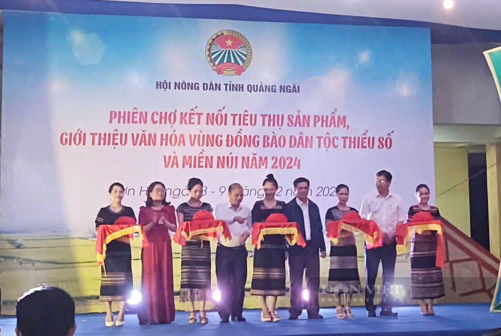 Hội Nông dân Quảng Ngãi khai mạc Phiên chợ kết nối tiêu thụ sản phẩm miền núi năm 2024- Ảnh 3.