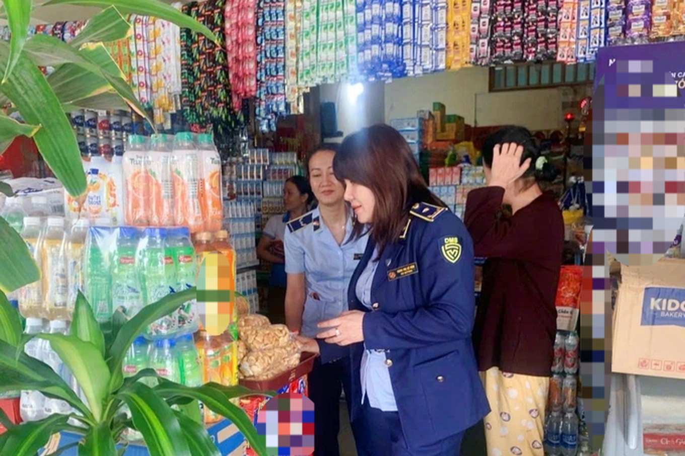 Bình Định: "Soi" hàng lậu, hàng giả dịp Tết, kiên quyết xử lý nghiêm hành vi bao che, tiếp tay- Ảnh 2.