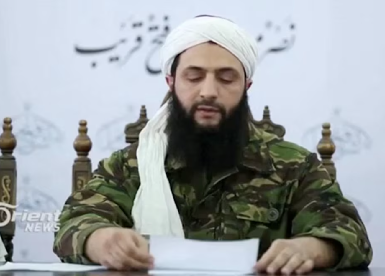 Al-Golani: Từ chỉ huy al-Qaeda đến người hùng lật đổ ông Assad - Ảnh 1.