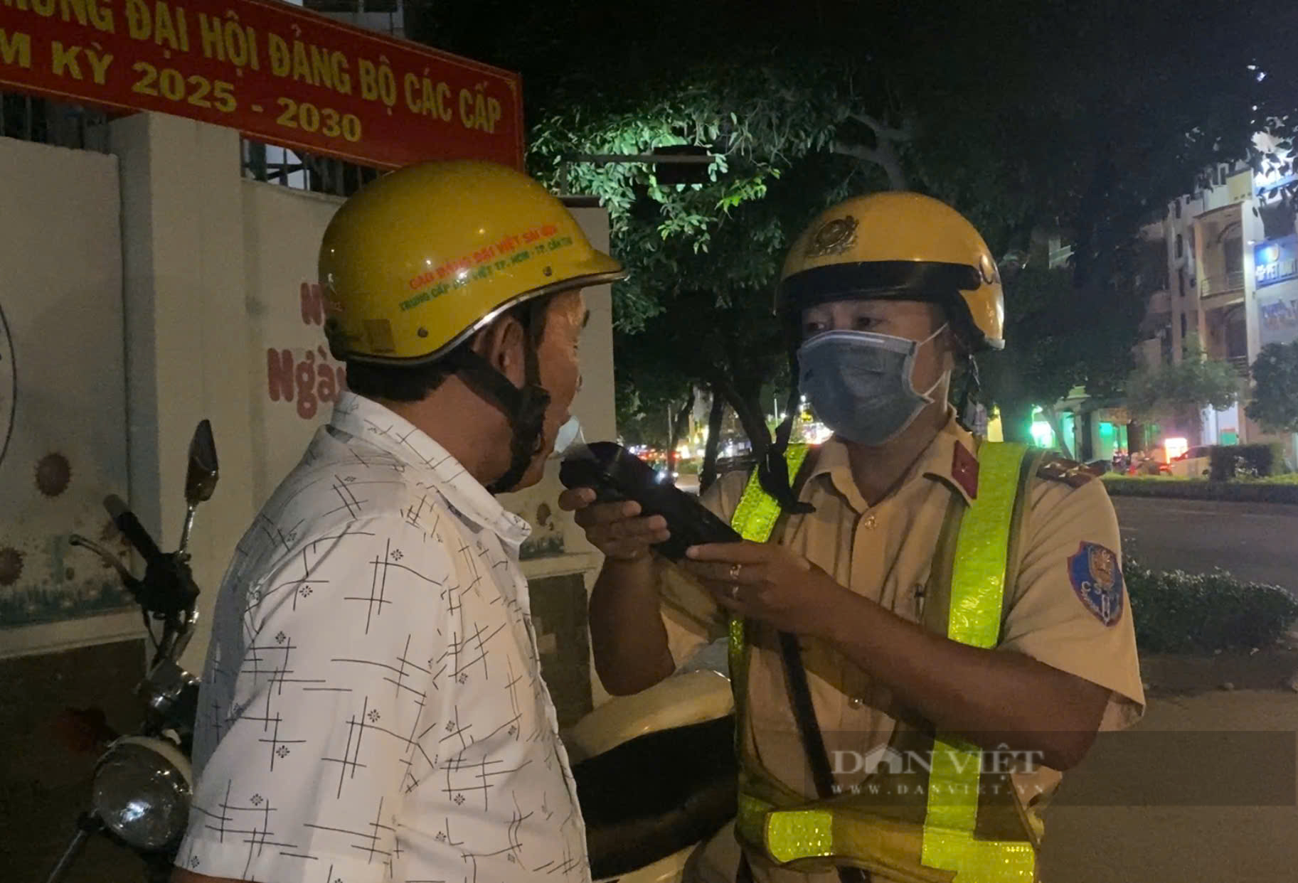 Cả nể bạn bè vì câu nói "tối không ra nhậu, mai mốt đừng có gặp nữa", người đàn ông bị phạt 7 triệu - Ảnh 1.