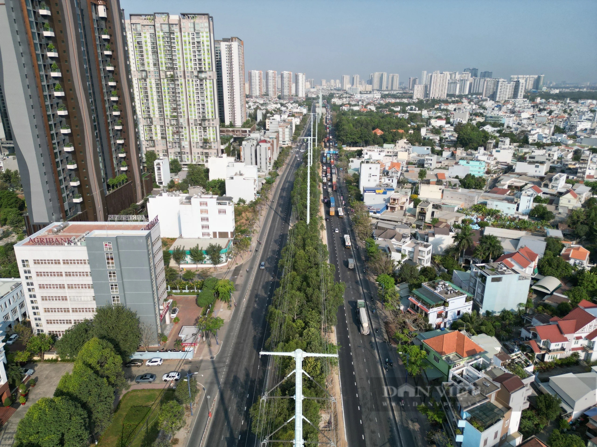 Hiện trạng đường Đồng Văn Cống từng bị “tuýt còi” nhiều lần do chậm tiến độ, chuẩn bị thông xe trước Tết Nguyên đán - Ảnh 2.