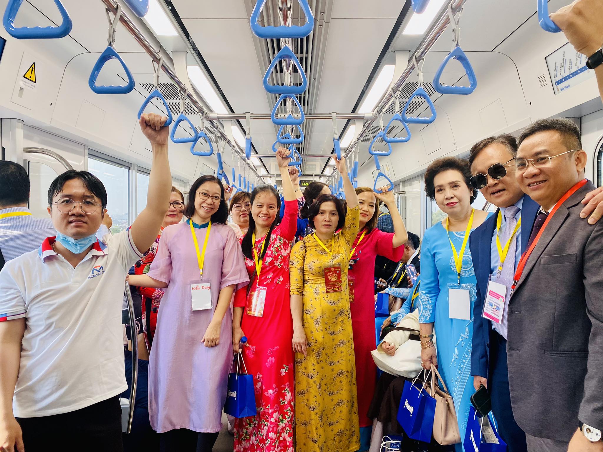 Hơn 100 kiều bào trải nghiệm tuyến metro số 1 Suối Tiên - Bến Thành- Ảnh 4.