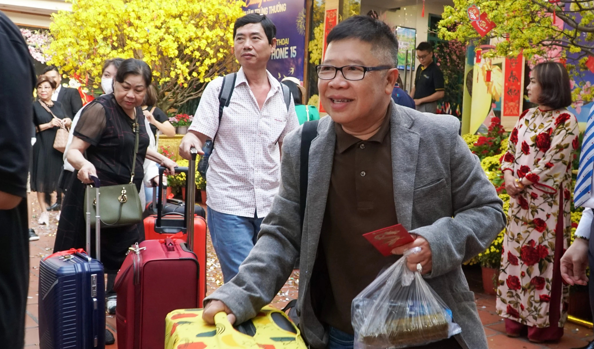 Người Việt xách vali đi du lịch nước ngoài từ mùng 1 Tết- Ảnh 3.