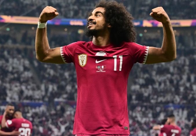 Giúp Qatar bảo vệ thành công chức vô địch Asian Cup, Akram Afif nhận "mưa lời khen"- Ảnh 2.