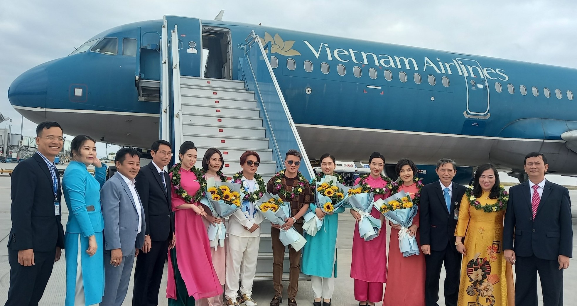 130 hành khách từ TP.HCM đến Khánh Hòa du xuân- Ảnh 1.