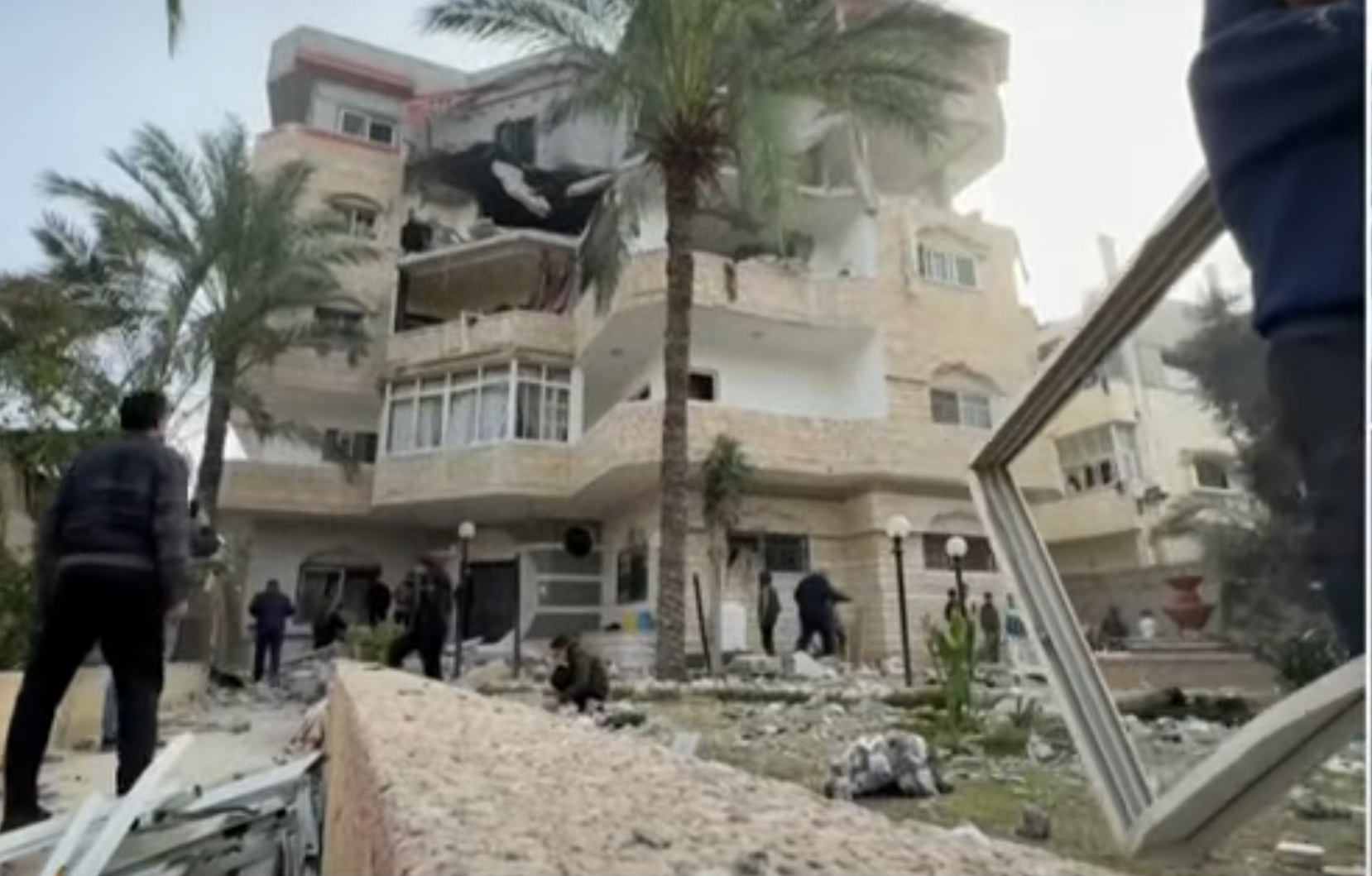 Rafah bị không kích dữ dội gây thương vong lớn, Thủ tướng Israel nói không tấn công là thua cuộc- Ảnh 1.
