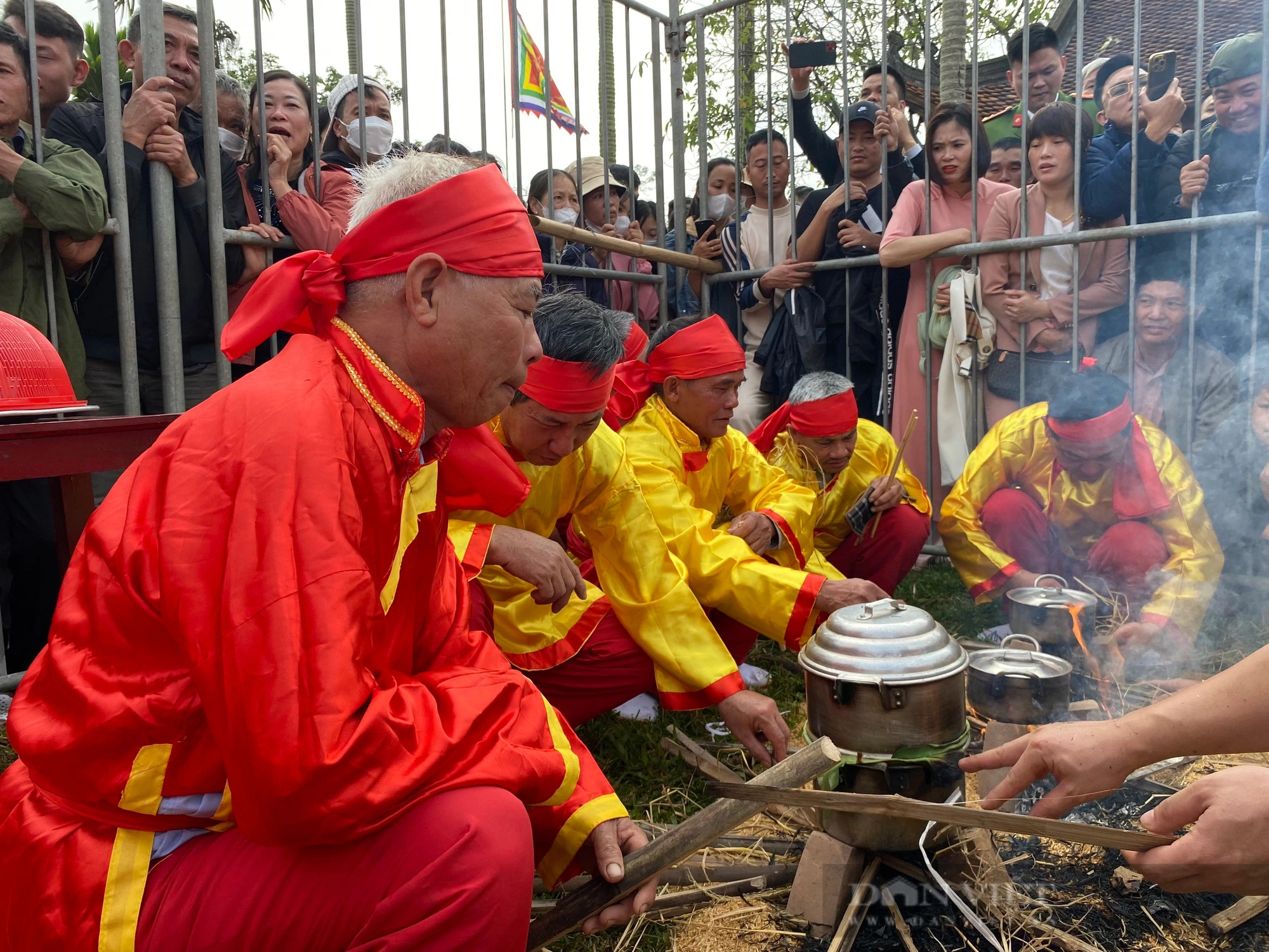 Thái Bình: Lễ hội chùa Keo mùa xuân thu hút đông đảo du khách thập phương- Ảnh 6.
