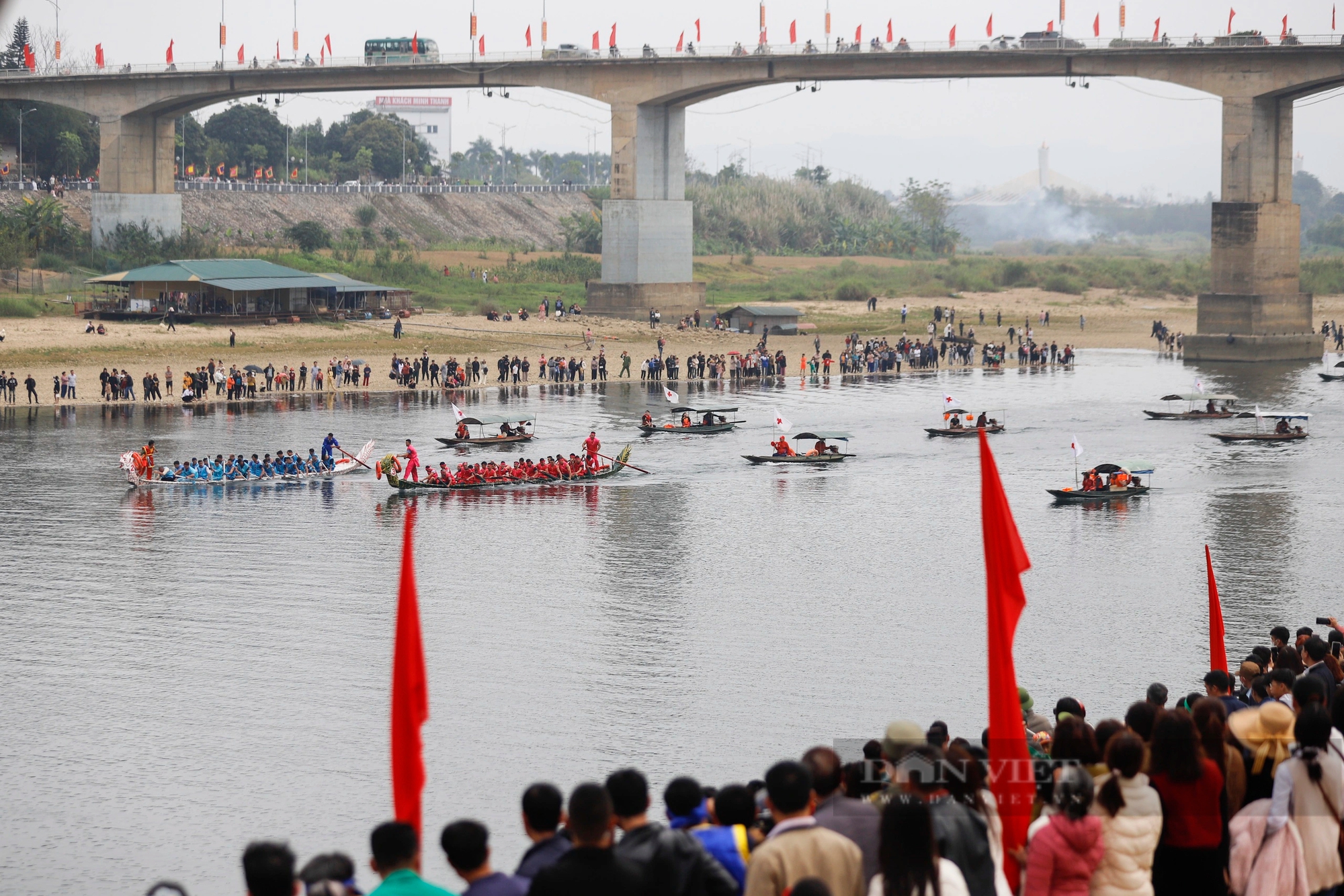 450 tay chải miền sơn cước gồng mình đua thuyền rồng trên sông Lô ở Tuyên Quang- Ảnh 4.