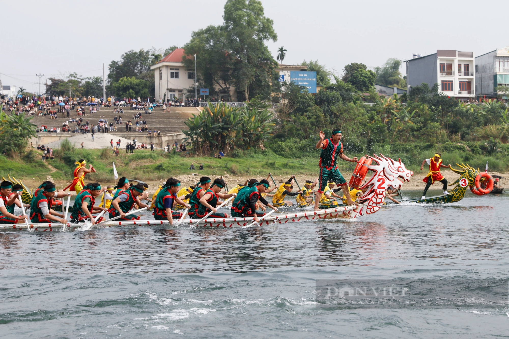 450 tay chải miền sơn cước gồng mình đua thuyền rồng trên sông Lô ở Tuyên Quang- Ảnh 9.