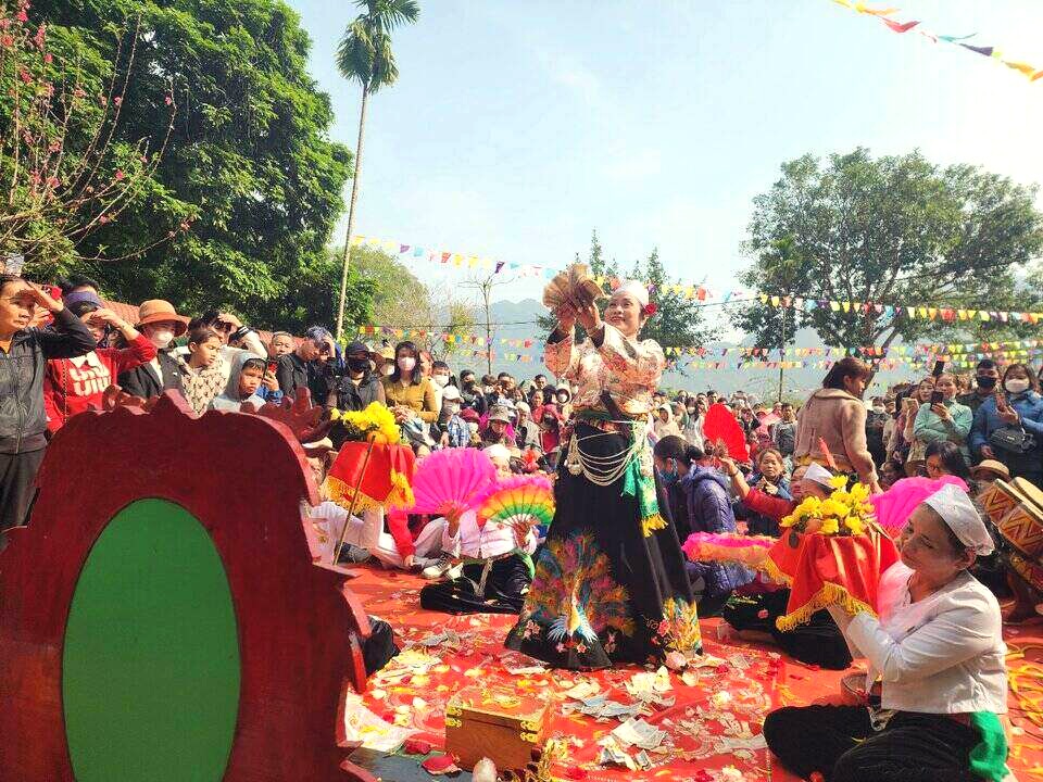 Lễ khai hội Chùa Tiên ở Hòa Bình thu hút hàng nghìn du khách thập phương- Ảnh 7.