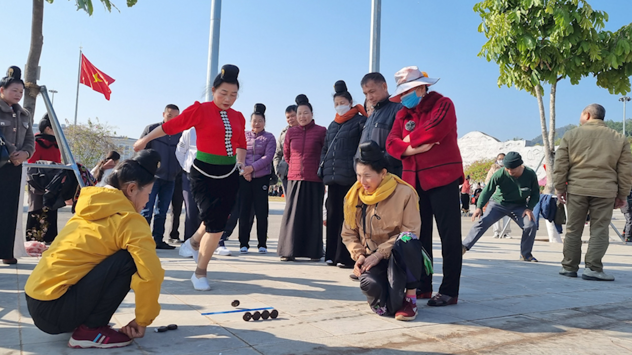 Son La: More than 1,000 artisans and actors perform the Spring Festival offering to Uncle Ho - Photo 5.