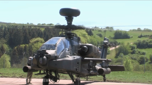 Trực thăng tấn công AH-64 Apache của Mỹ rơi ở Jordan- Ảnh 2.