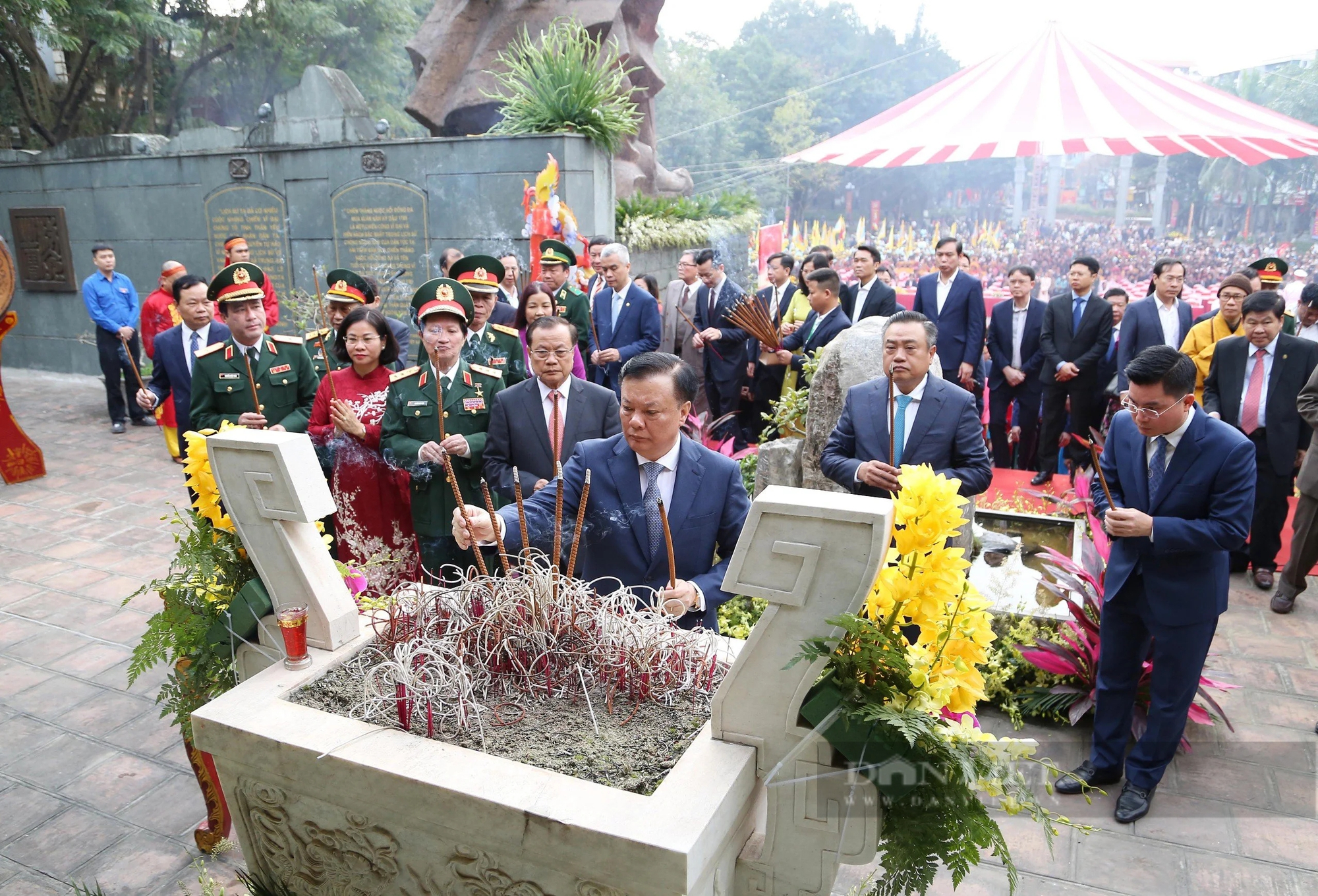 Bí thư, Chủ tịch Hà Nội dự lễ khai hội gò Đống Đa ngày mùng 5 Tết Giáp Thìn- Ảnh 4.