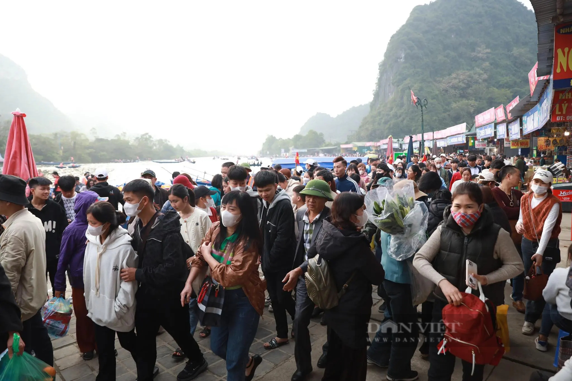 Chùa Hương đón hơn 140.000 lượt khách trước ngày khai hội- Ảnh 3.