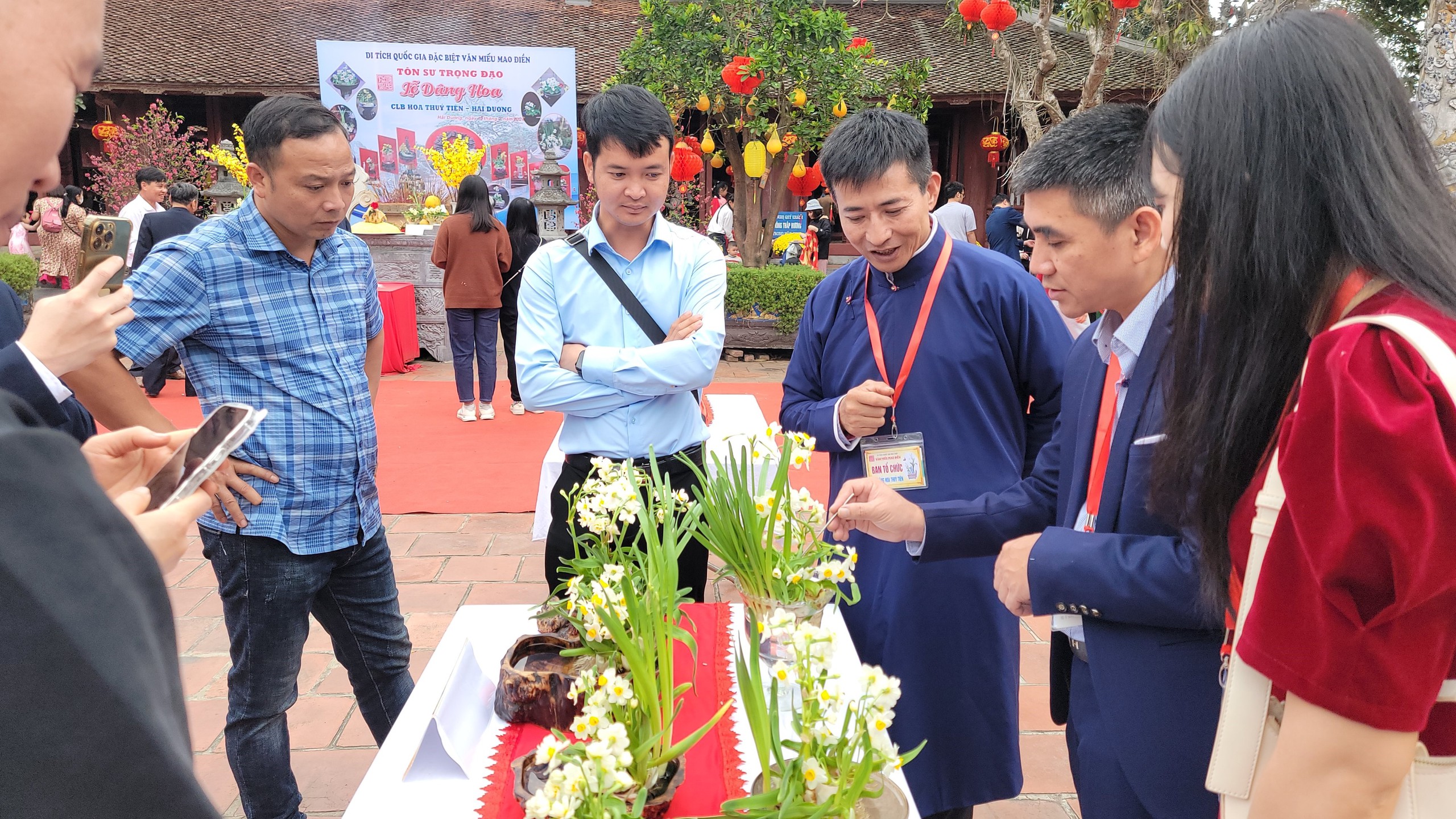 Lễ dâng Hoa Thuỷ Tiên lên các bậc danh nhân, đại khoa thờ tại Văn miếu Mao Điền – Hải Dương- Ảnh 14.