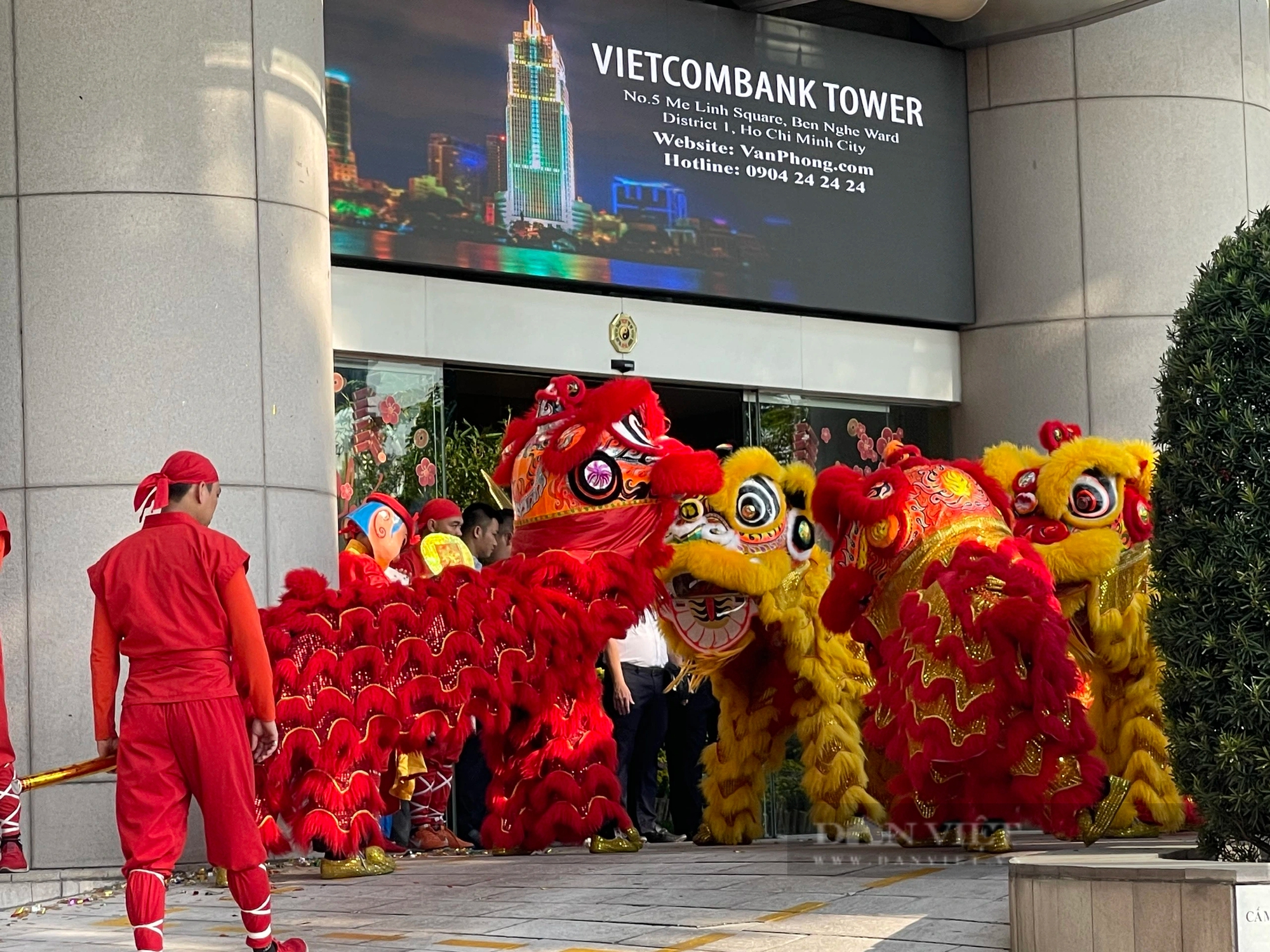 Ngày đầu đi làm sau Tết, nhân viên văn phòng TP.HCM trễ giờ vì kẹt xe- Ảnh 1.