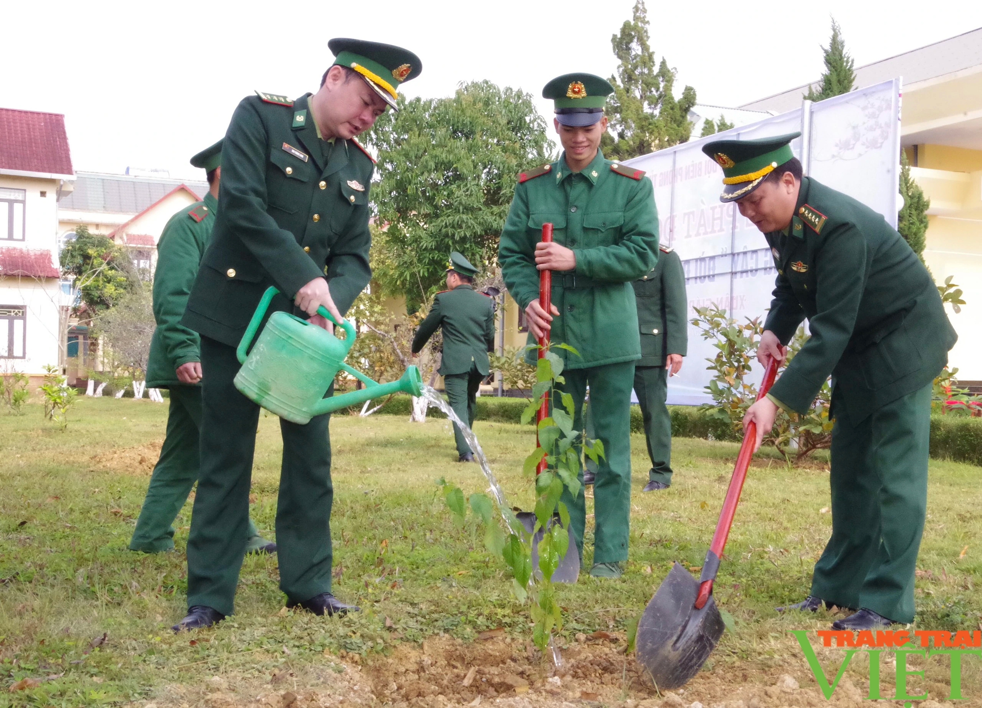 BĐBP tỉnh Lai Châu với phong trào Tết trồng cây "Đời đời nhớ ơn Bác Hồ"- Ảnh 3.