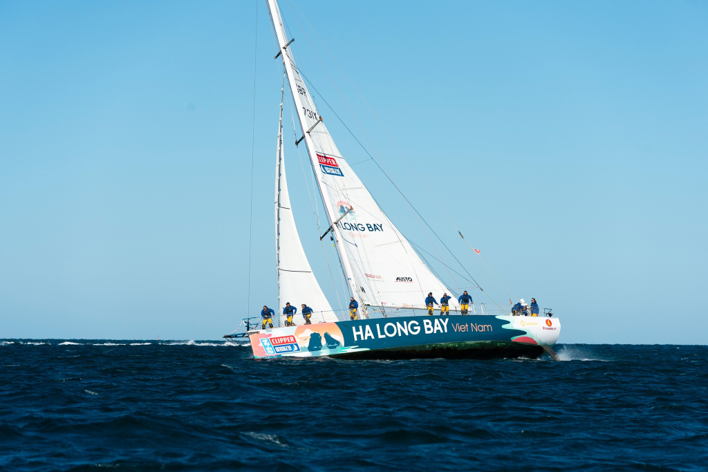 Vịnh Hạ Long là điểm đến của giải đua thuyền buồm Clipper Race nổi tiếng thế giới- Ảnh 1.