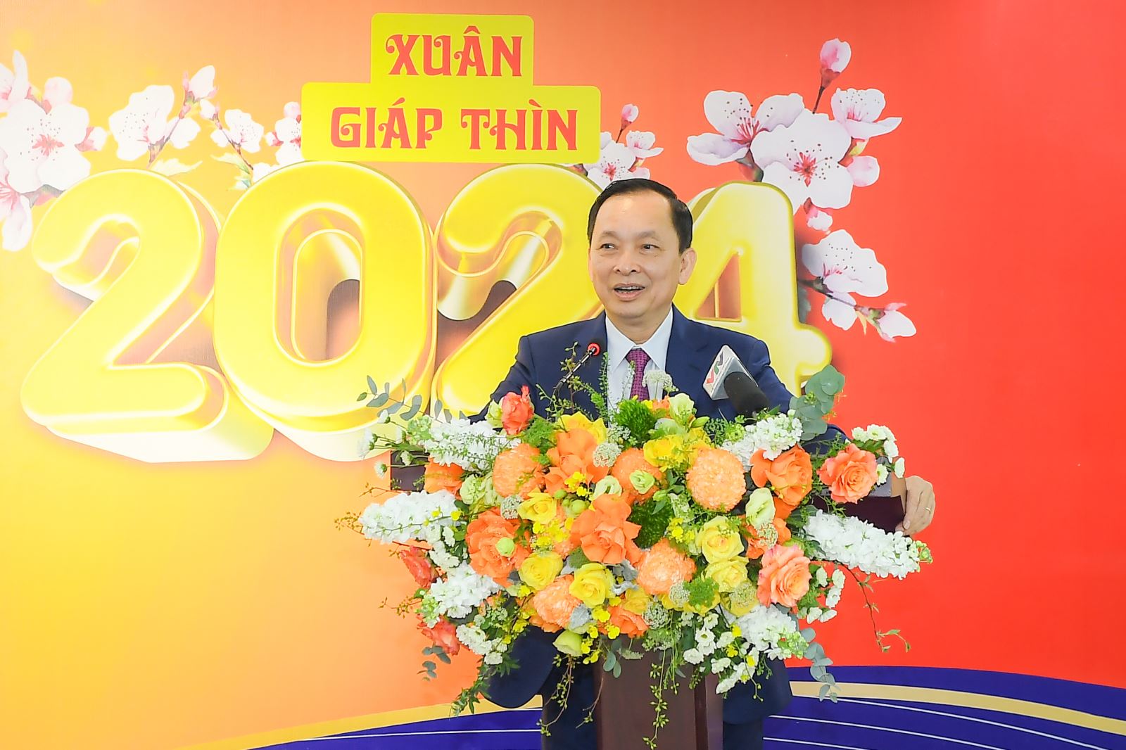 Chủ tịch Quốc hội Vương Đình Huệ thăm và chúc Tết Co-opBank- Ảnh 6.
