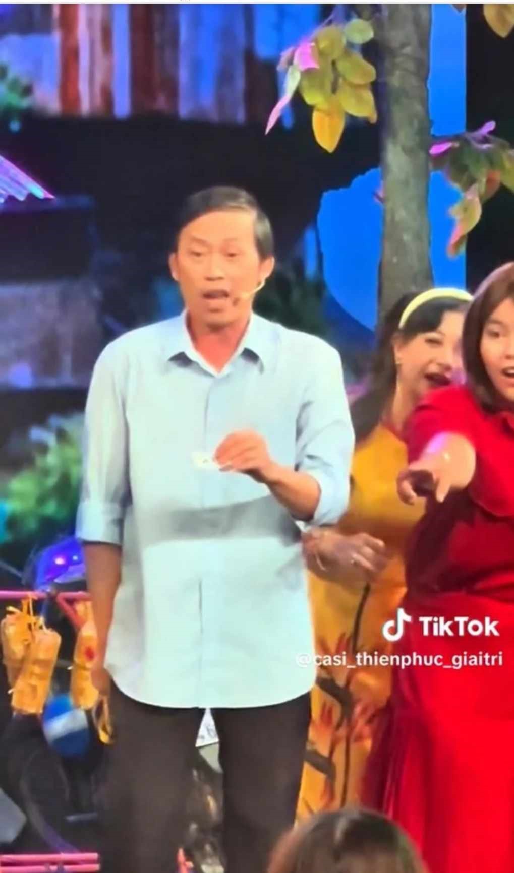 Thực hư NSƯT Hoài Linh hát lô tô Tết Giáp Thìn 2024- Ảnh 1.