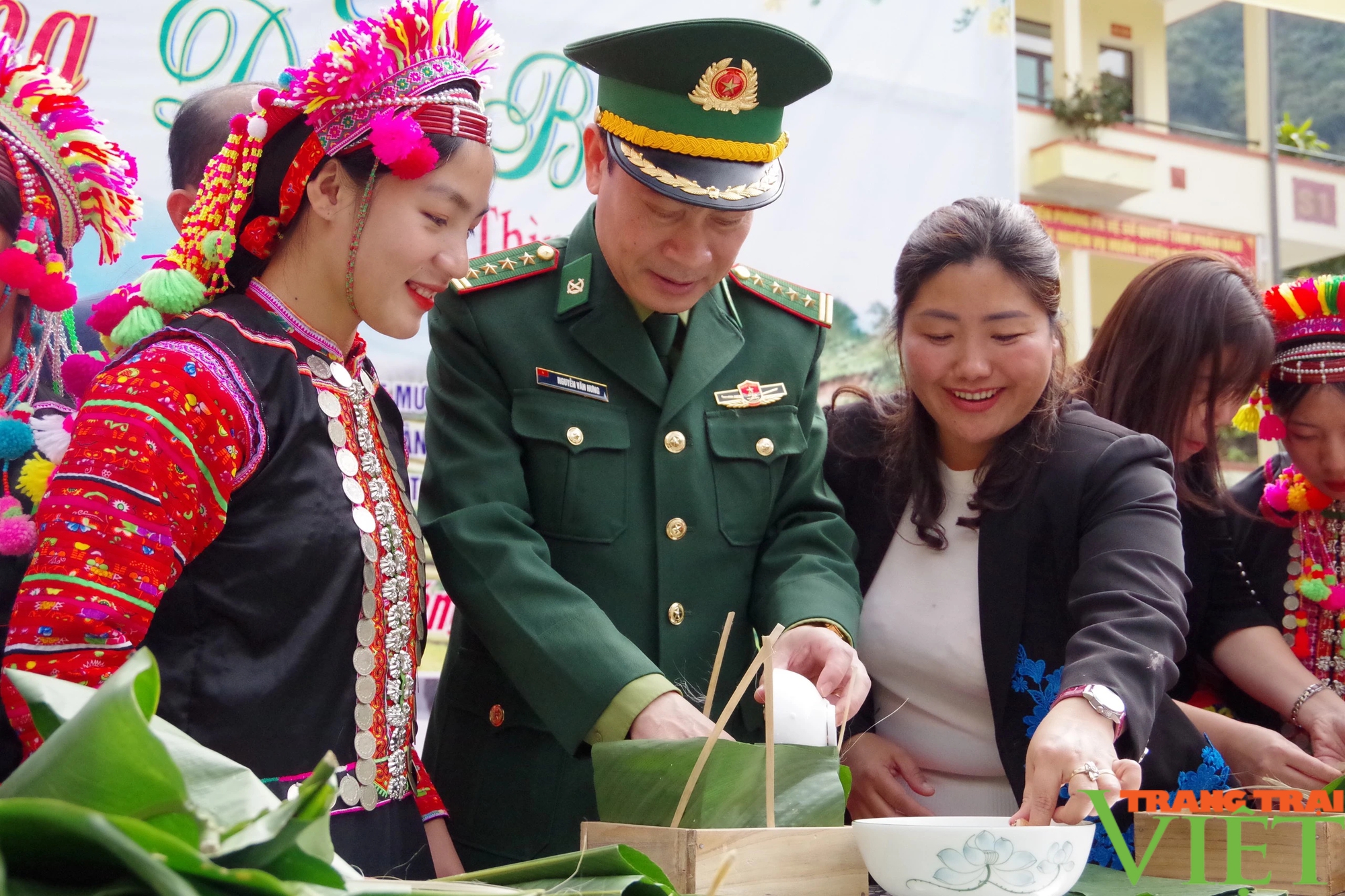 Bộ Chỉ huy BĐBP tỉnh Lai Châu: Mang xuân về với bà con biên giới Thò Ma- Ảnh 2.