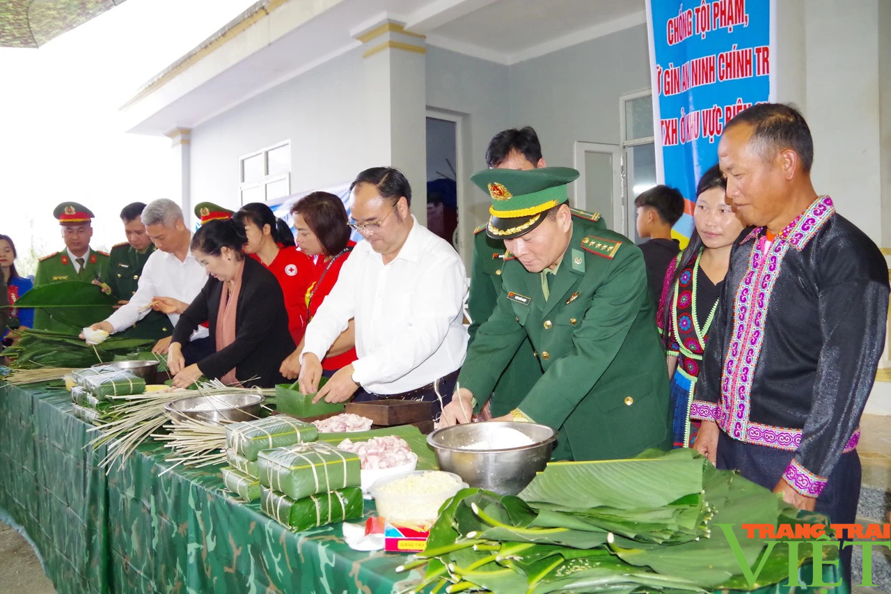 Bộ Chỉ huy BĐBP tỉnh Lai Châu: Mang xuân về với bà con biên giới Thò Ma- Ảnh 9.