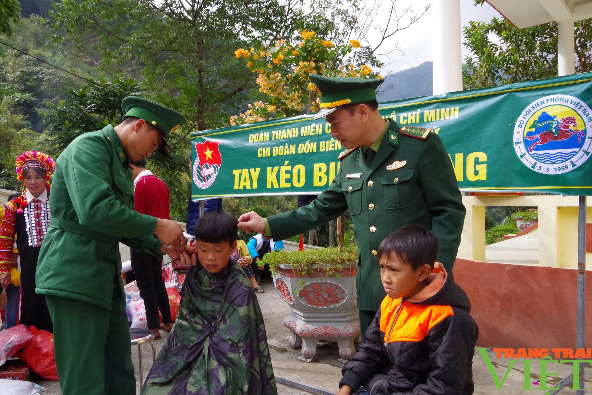 Bộ Chỉ huy BĐBP tỉnh Lai Châu: Mang xuân về với bà con biên giới Thò Ma- Ảnh 11.