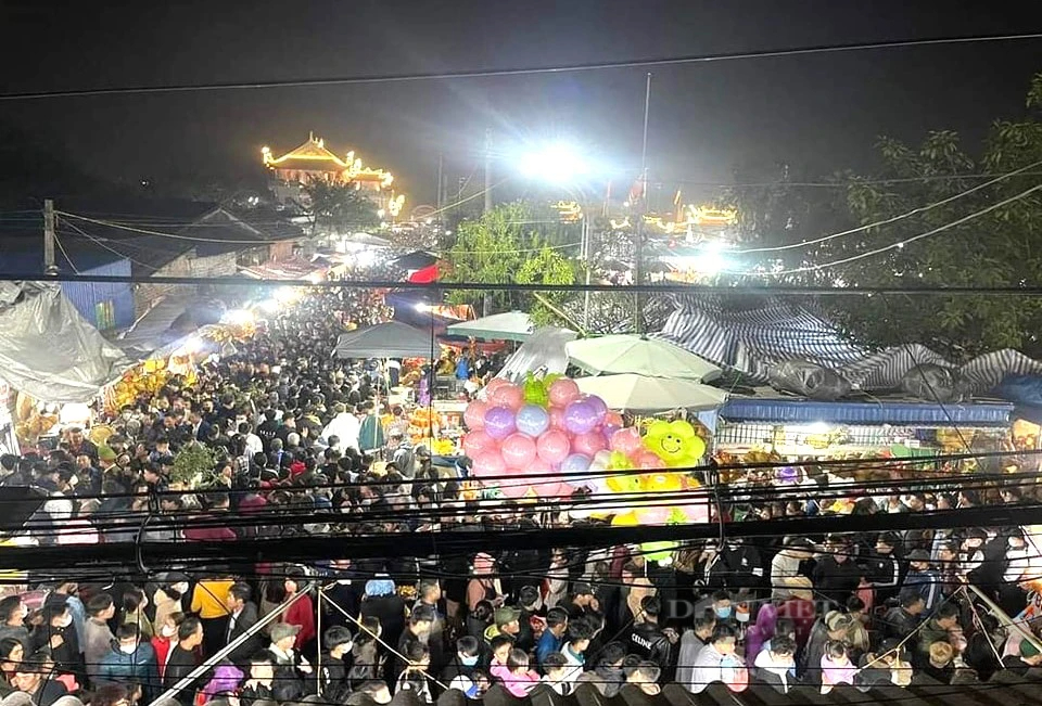 Khách thập phương thức trắng đêm đi chợ Viềng ở Nam Định- Ảnh 8.