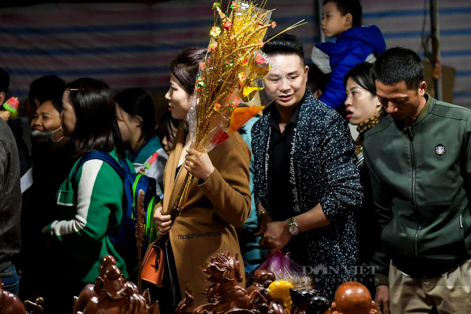 Khách thập phương thức trắng đêm đi chợ Viềng ở Nam Định- Ảnh 9.