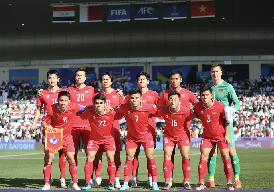 ĐT Việt Nam tụt dốc thảm hại trên BXH FIFA- Ảnh 1.