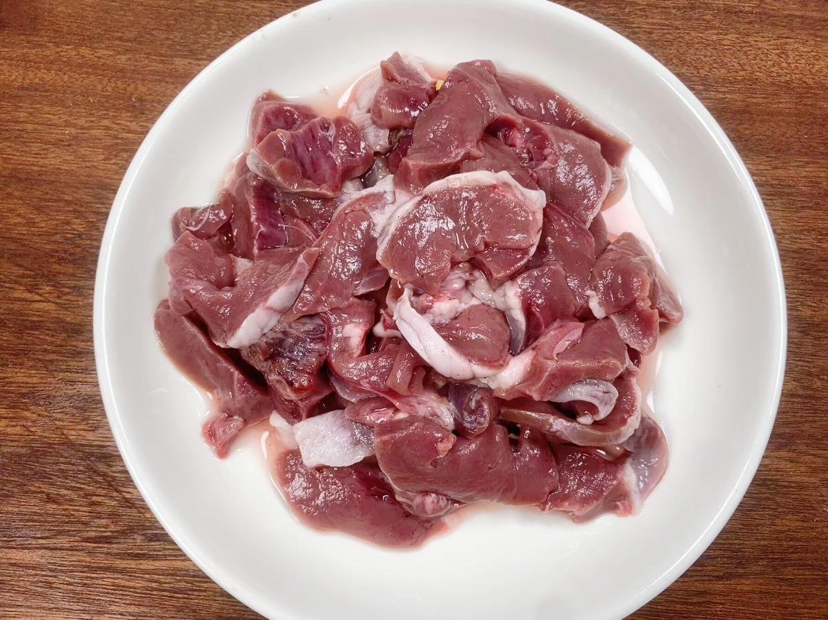 Loại thịt có selen gấp 50 lần thận lợn, bảo vệ gan, chống ung thư, xào hành đơn giản cực thơm- Ảnh 2.
