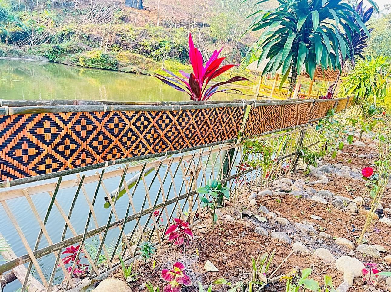 Nông thôn mới Lào Cai: Lan toả Homestay xinh, cổng đẹp, hàng rào cây xanh- Ảnh 3.