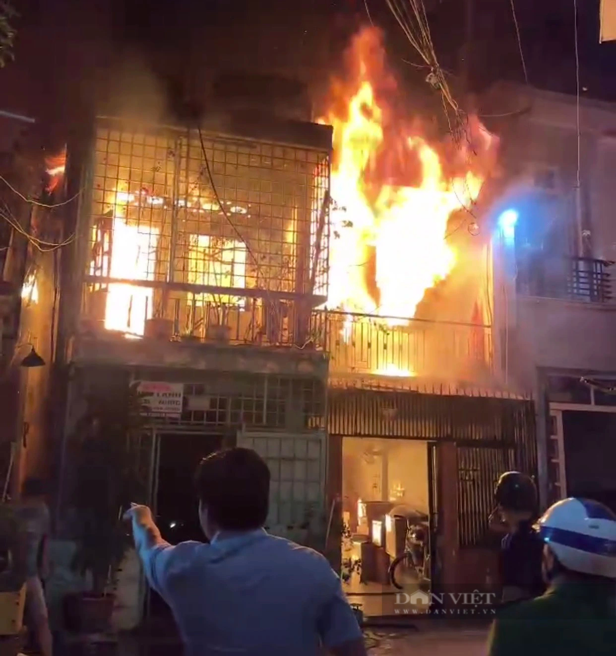 Chủ nhà kể chuyện nhà bị đổ sập khi căn nhà hàng xóm trong hẻm 623 cháy khiến 4 người tử vong ở TP.HCM- Ảnh 4.