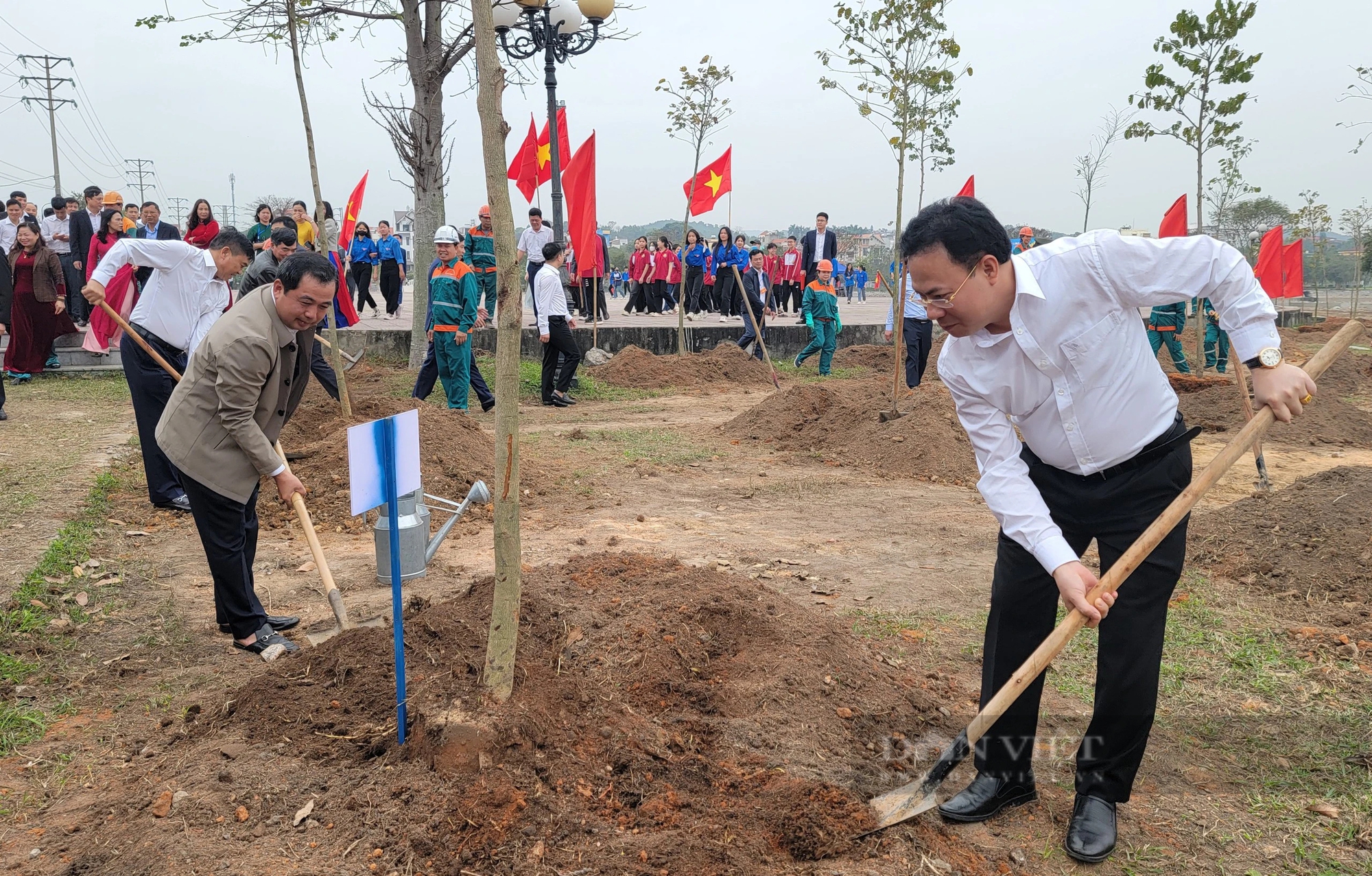 Quỹ Khuyến học TP. Chí Linh đón nhận hơn 1,5 tỷ đồng tại lễ khai bút đầu xuân Giáp Thìn 2024- Ảnh 12.