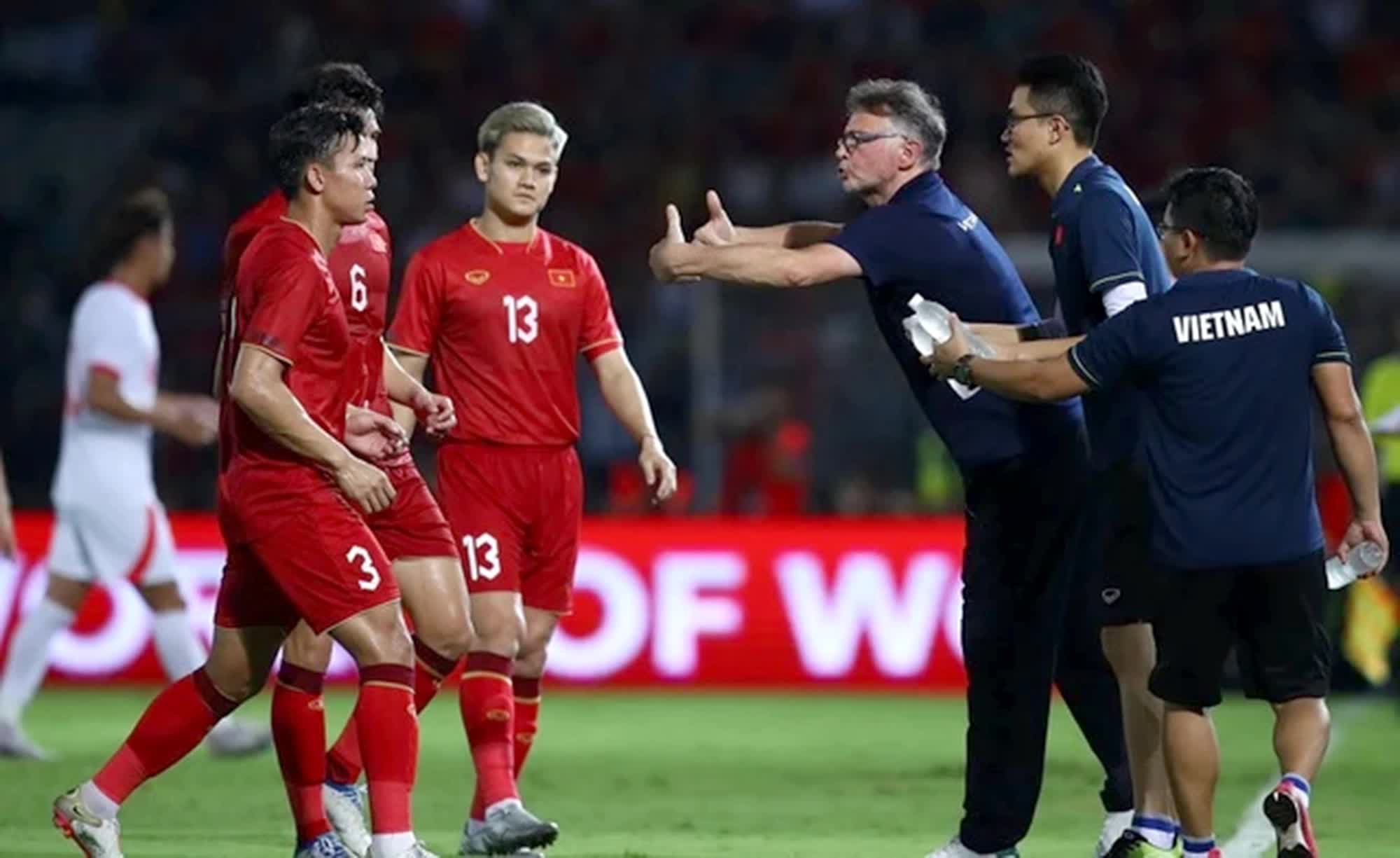 HLV Philippe Troussier: “Tôi không coi thất bại là điều  đáng hổ thẹn”- Ảnh 2.