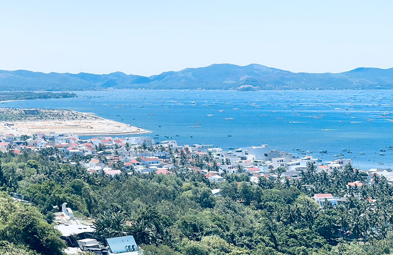 Đây là một vịnh biển đẹp như phim ở Phú Yên, cảnh sắc ví như được trời ban- Ảnh 2.