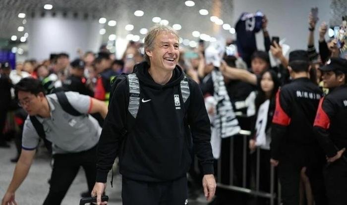 Từ chuyện KFA sa thải Klinsmann đến may mắn của HLV Troussier- Ảnh 1.