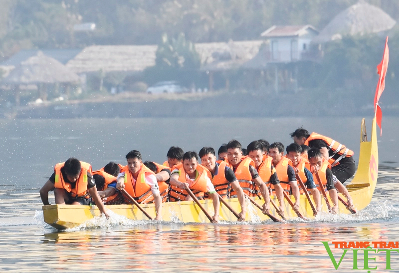 Sự kiện lớn nhất trong năm của huyện lòng hồ Quỳnh Nhai- Ảnh 3.