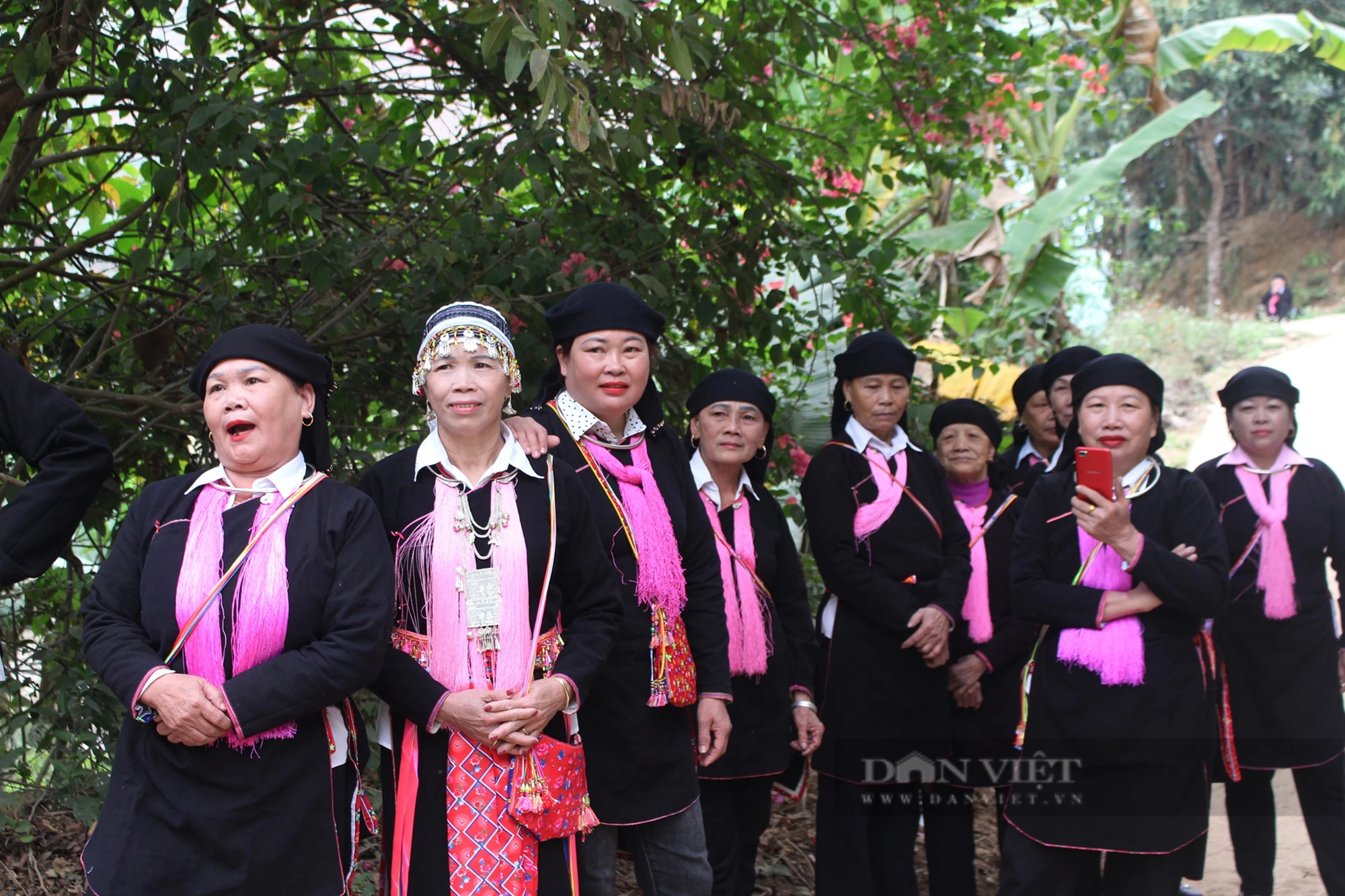 Về Lào Cai nghe người Dao Tuyền hát giao duyên, trẩy hội "Hát qua làng"- Ảnh 2.