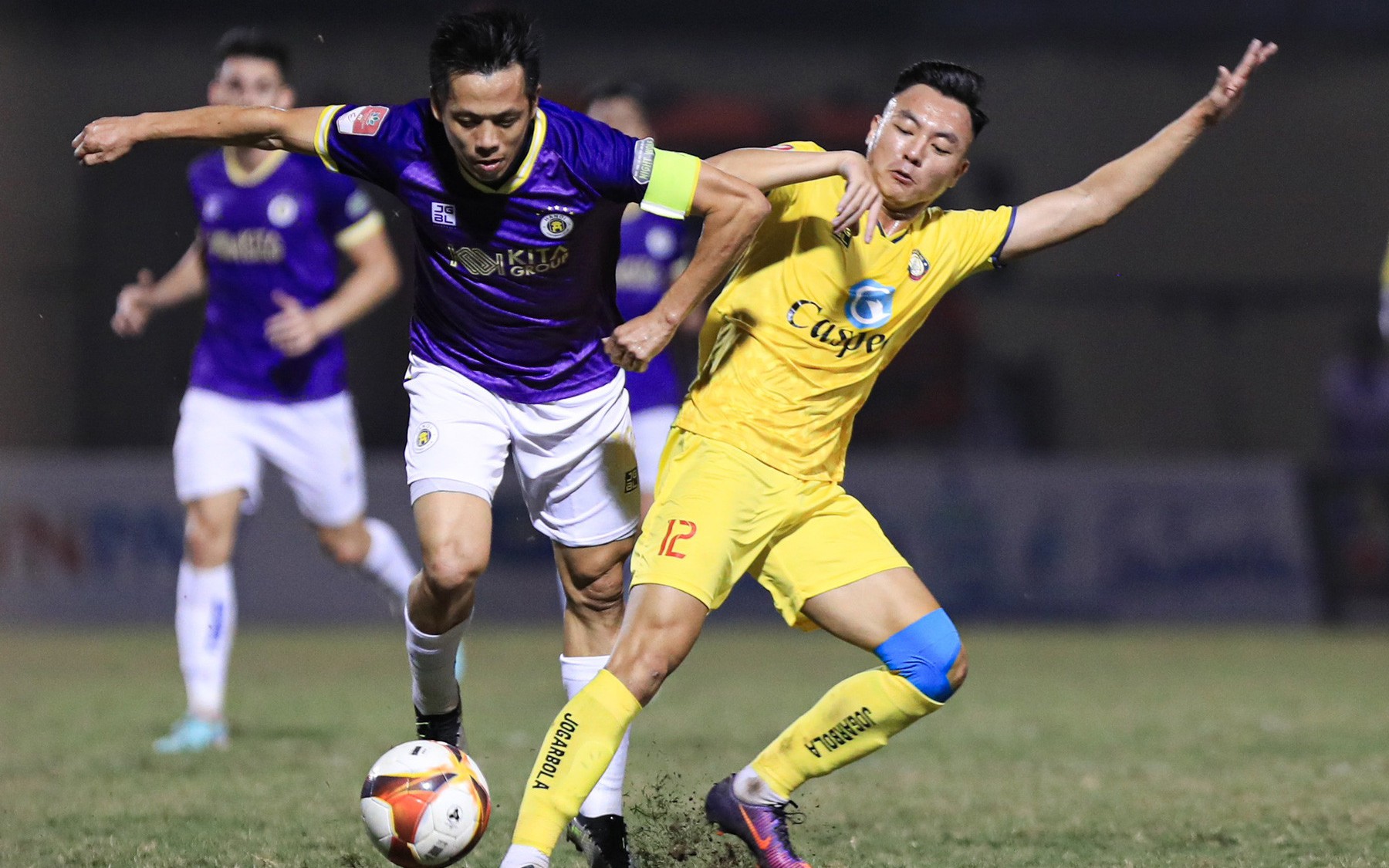Trọng tài và VAR gây tranh cãi, Hà Nội FC thua trắng Đông Á Thanh Hoá