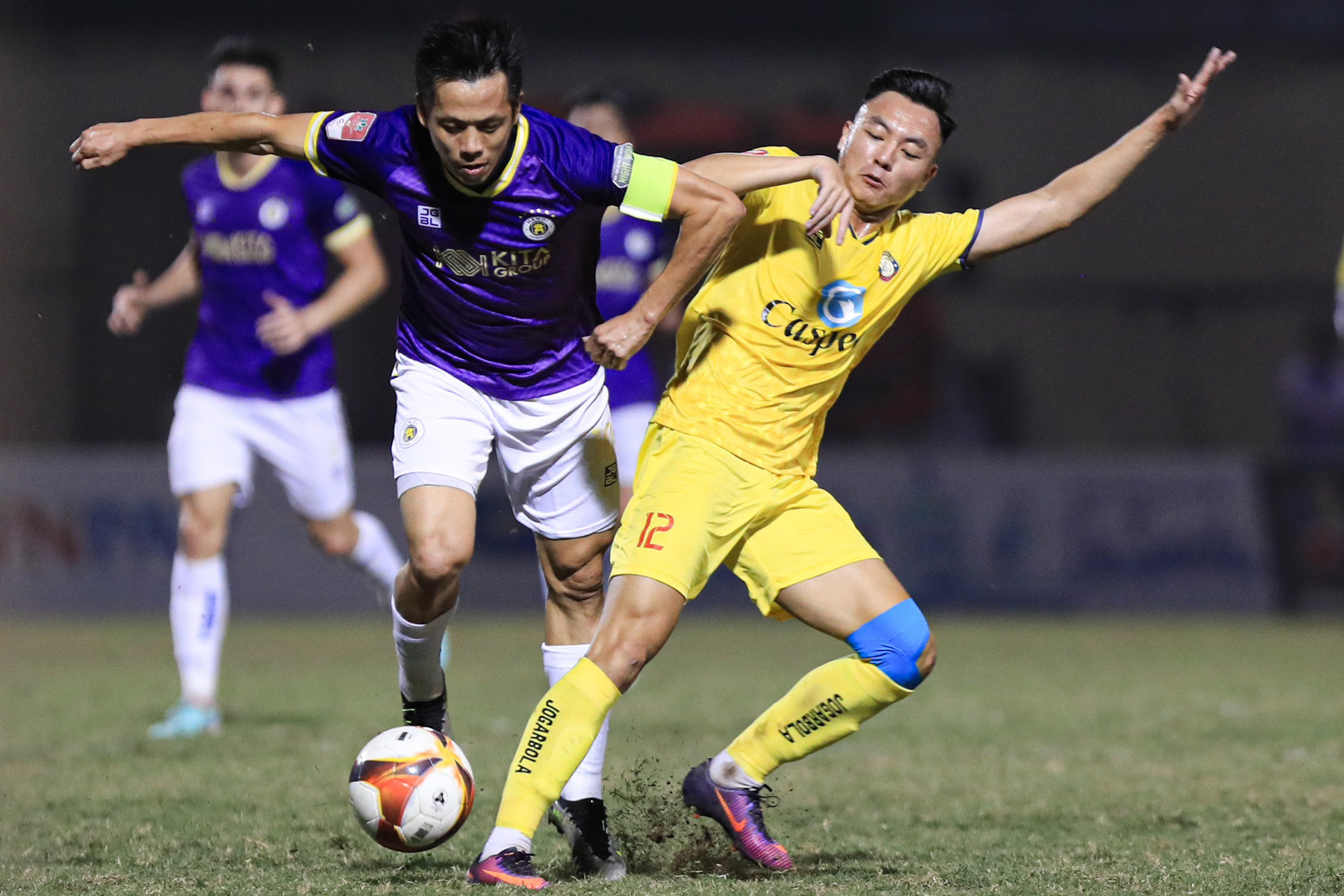 Trọng tài và VAR gây tranh cãi, Hà Nội FC thua trắng Đông Á Thanh Hoá- Ảnh 3.