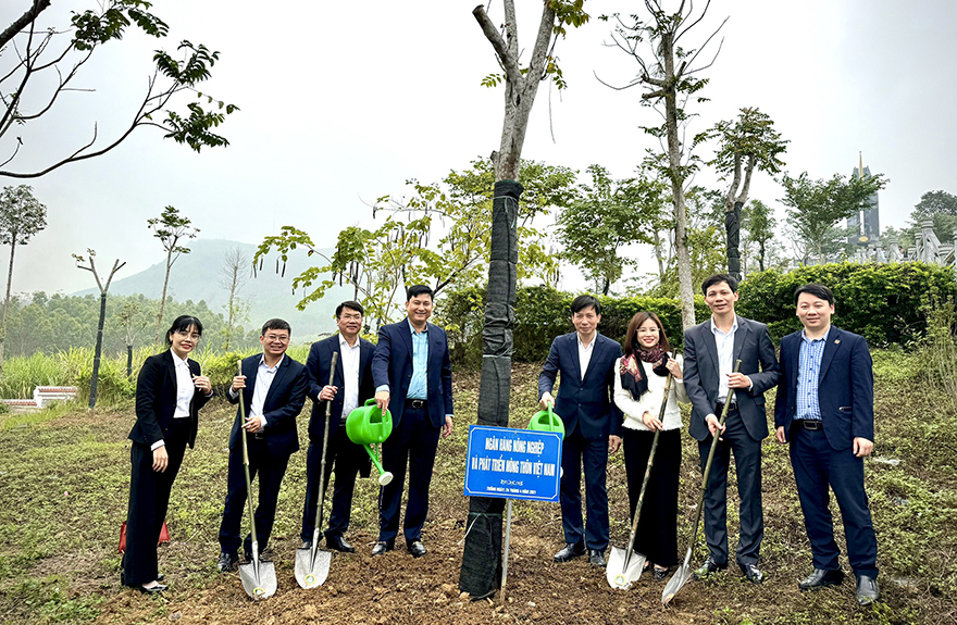 Agribank ủng hộ 12,9 tỷ đồng xây dựng 258 căn nhà cho hộ nghèo tỉnh Tuyên Quang- Ảnh 5.