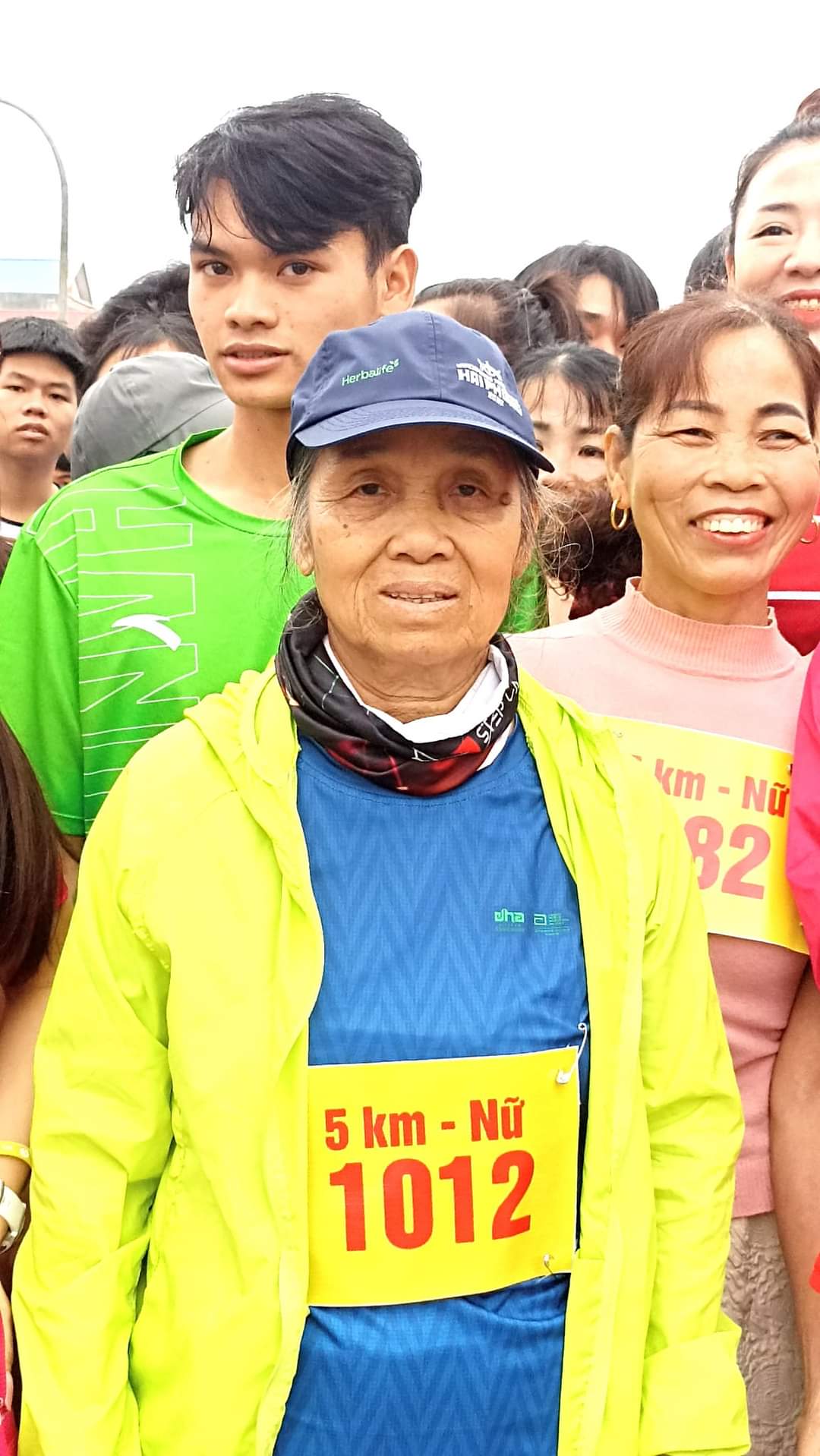 Vận động viên 89 tuổi tham gia giải chạy phong trào tại lễ hội "Hương sắc Trà Xuân"- Ảnh 4.