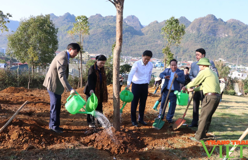 Lai Châu phát động "Tết trồng cây đời đời nhớ ơn Bác Hồ", phấn đấu trồng mới 15.000 ha rừng vào năm 2025- Ảnh 5.