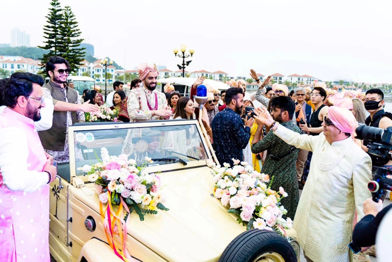 Cặp đôi tỷ phú Ấn Độ chọn Hạ Long để tổ chức đám cưới, Chủ tịch TP.Hạ Long đến chúc mừng- Ảnh 2.