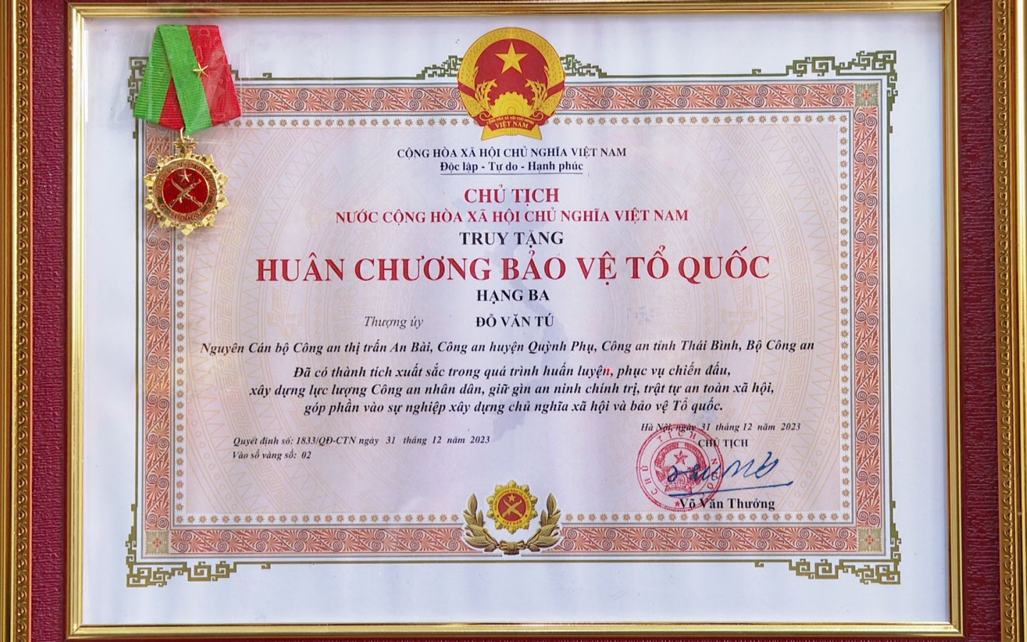 Trao truy tặng Huân chương Bảo vệ Tổ quốc cho thượng uý Công an bị đâm tử vong ở Thái Bình