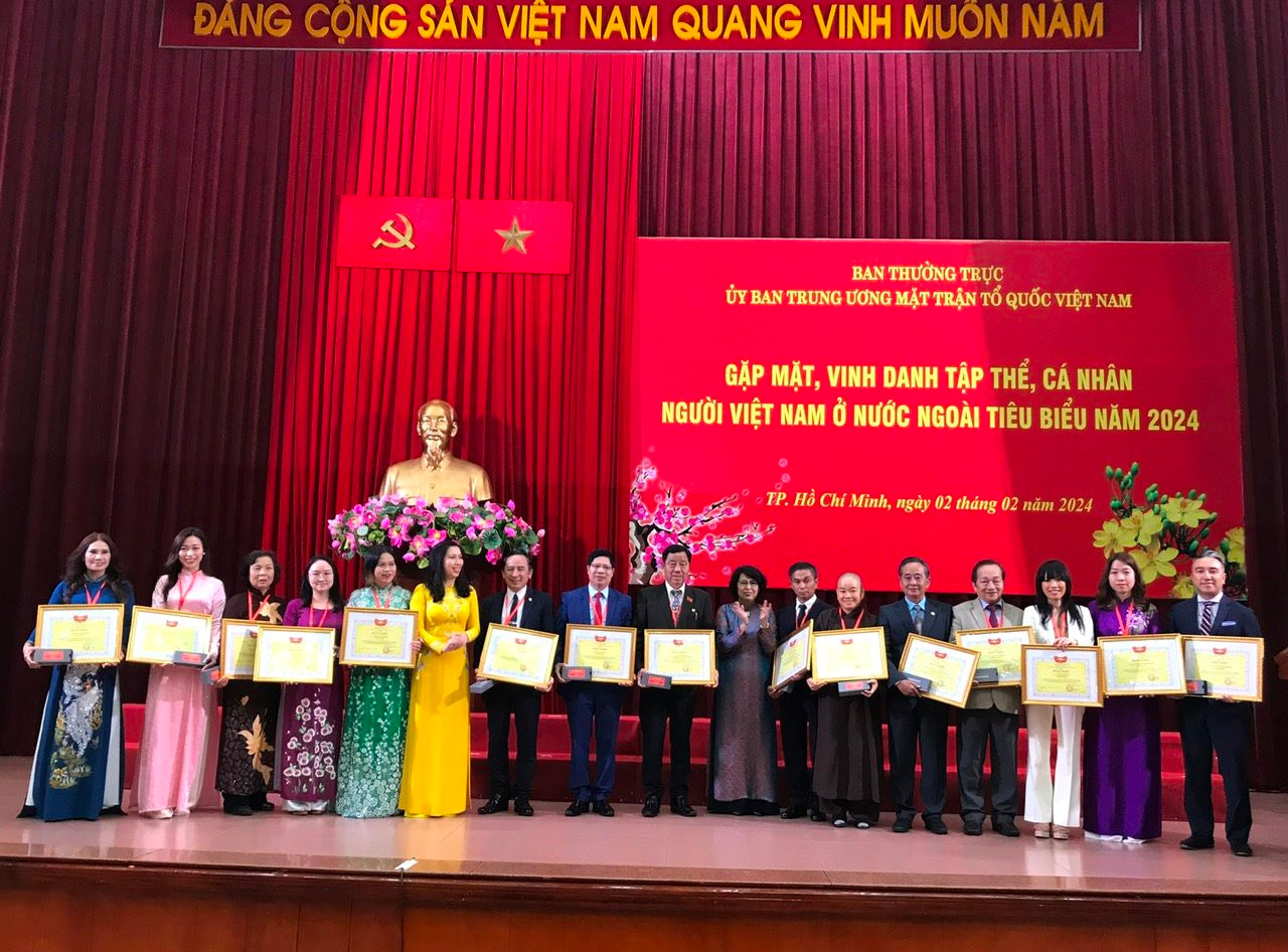 Trung ương Mặt trận Tổ quốc Việt Nam vinh danh 7 tập thể và 15 cá nhân kiều bào xuất sắc- Ảnh 3.