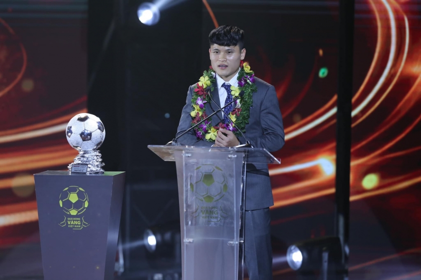 Phạm Tuấn Hải chia sẻ điều bất ngờ khi nhận Quả bóng bạc Việt Nam 2023- Ảnh 1.